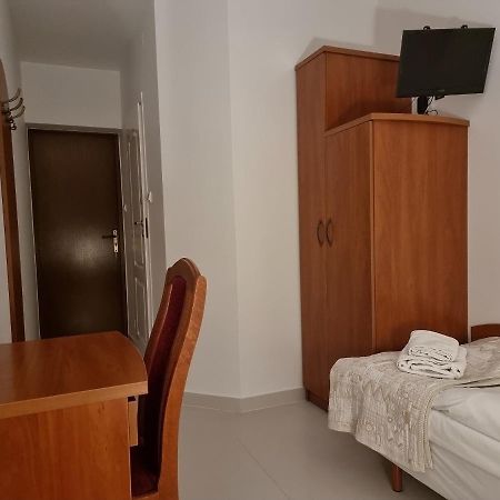 Hotel Jola เชสเนีย ภายนอก รูปภาพ
