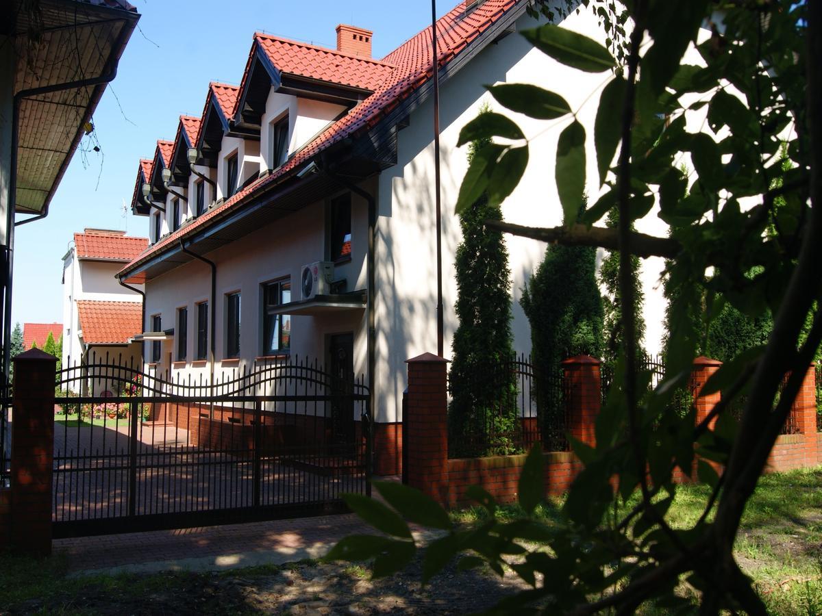 Hotel Jola เชสเนีย ภายนอก รูปภาพ